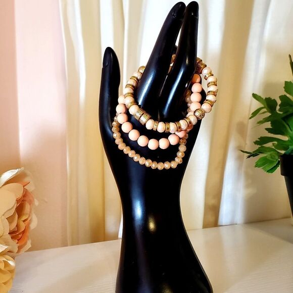 𝅺feeling Peachy Beaded Bracelet Set - Picture 4 of 7